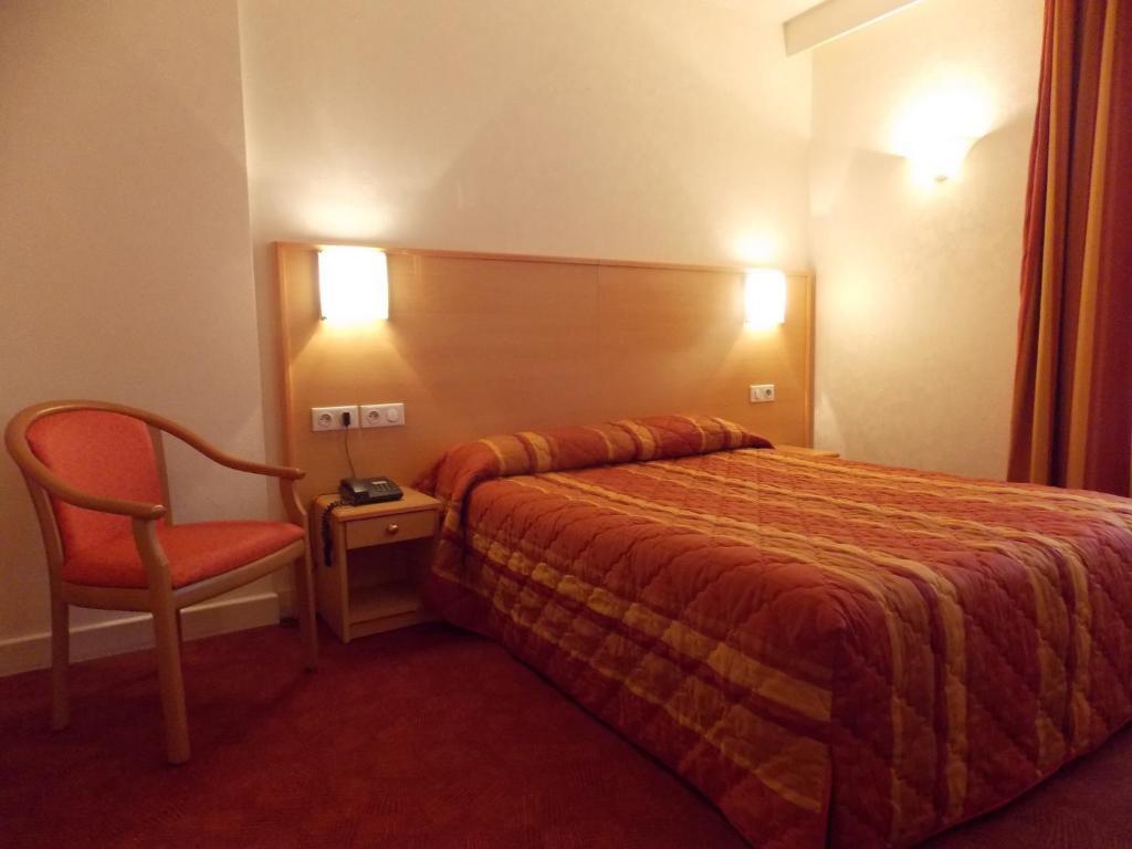 Hotel Chambord Vichy Room photo